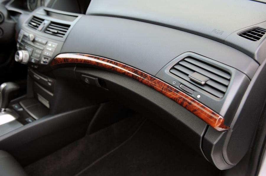  Honda Accord Crosstour 2010 года  (фото 35 из 260)